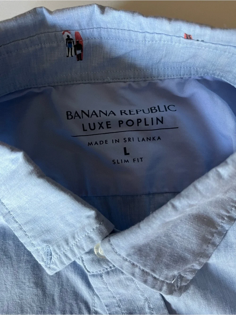 Men’s Banana Republic slim fit Luxe Poplin light blue short sleeve shirt surfers